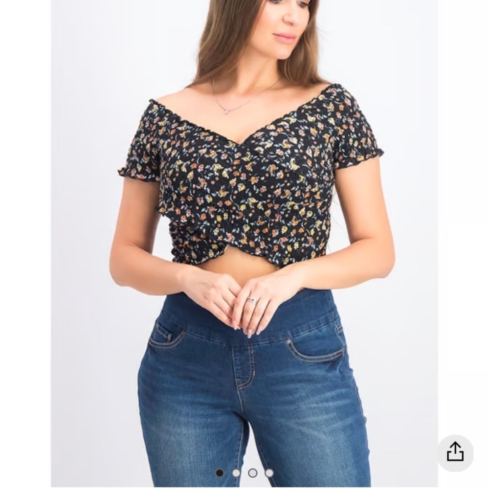 QED London Floral Smocked Front Cross Cropped Top Sz US S/M